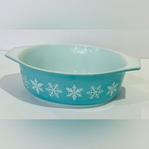 Vintage Pyrex Snowflake Turquoise Casserole Dish